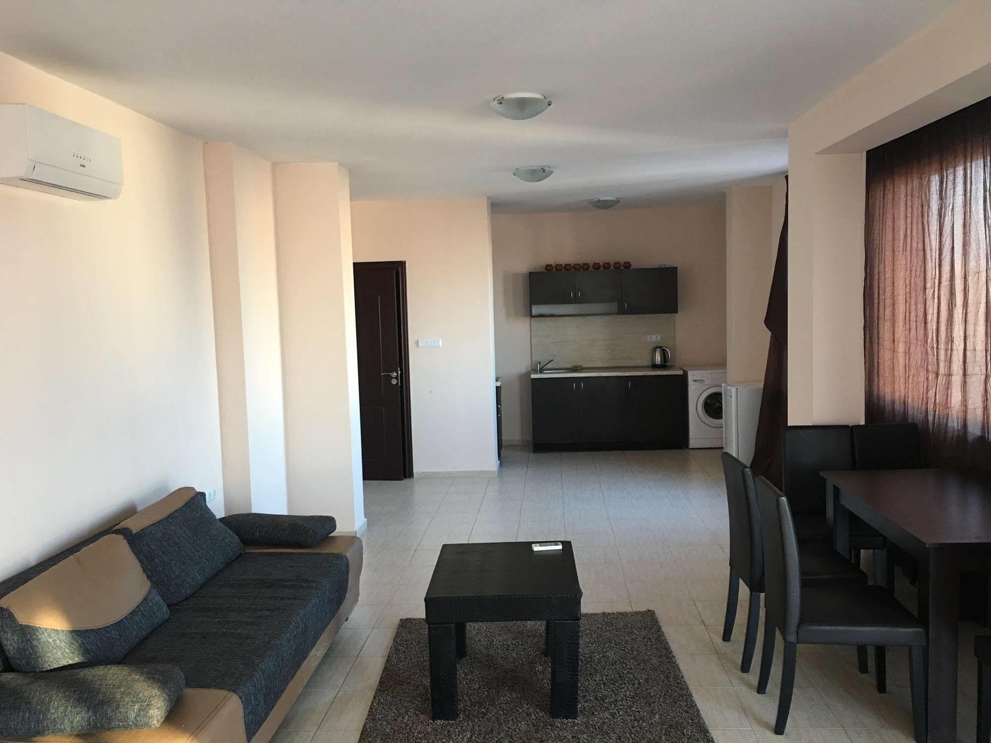 Arizona Del Mar Apartment Pomorie Exterior photo